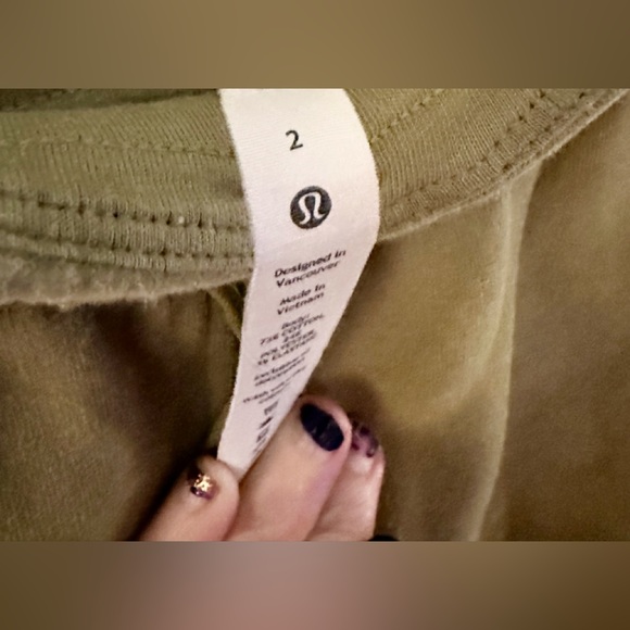 Lululemon High Rise Wide Leg Crop Loungeful Pants Sz 2 - Picture 6 of 12